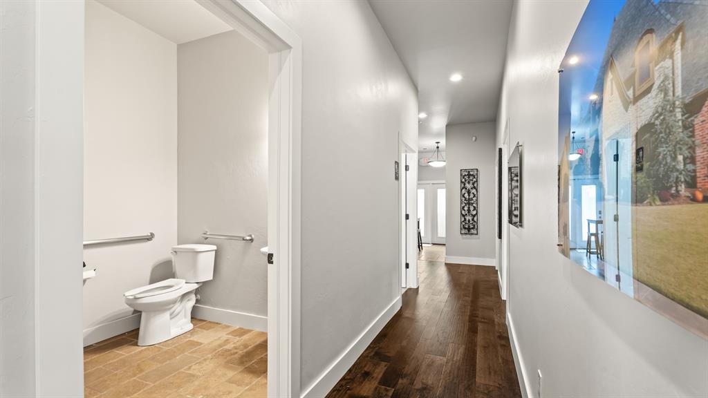 17338 N May Avenue Property Photo 18