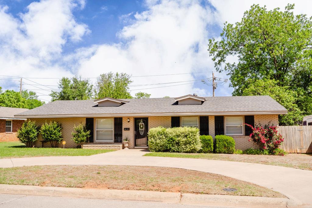 1605 W C Avenue Property Photo 1