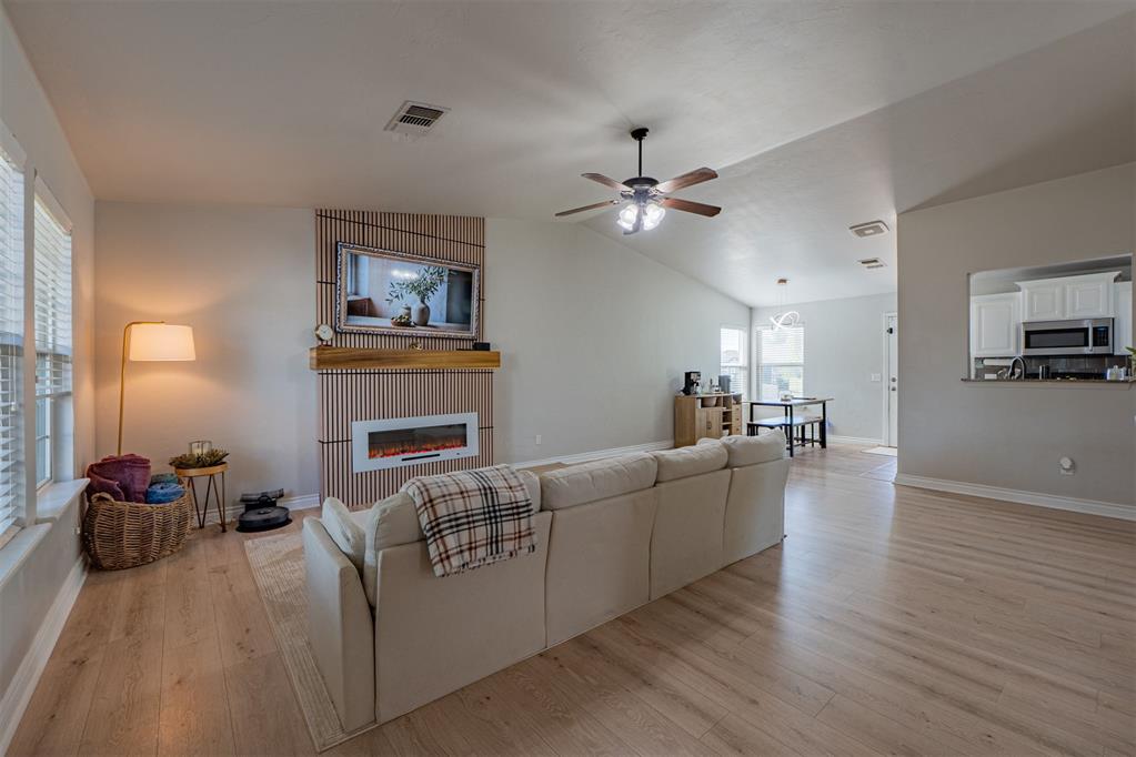 1108 Sw 155th Street Property Photo 6