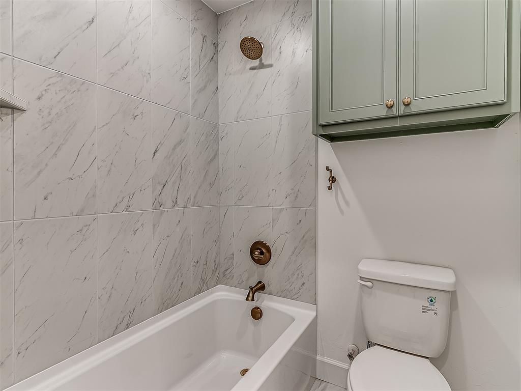 2692 S May Avenue Property Photo 45
