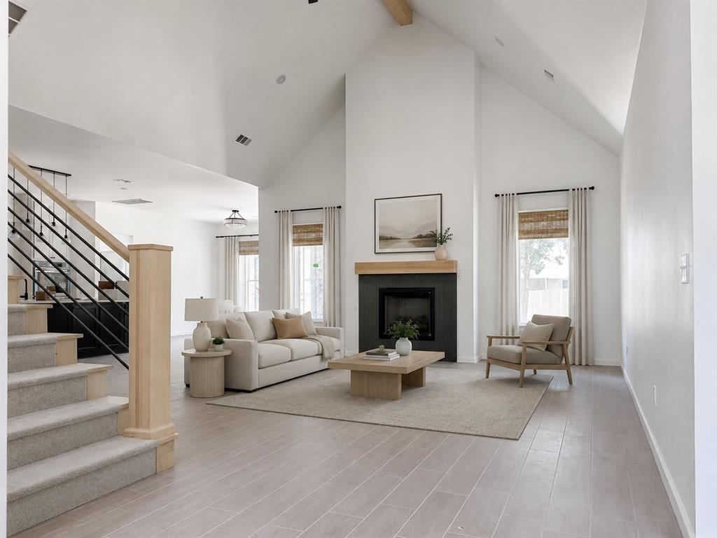 8132 Amber Ridge Drive Property Photo 4