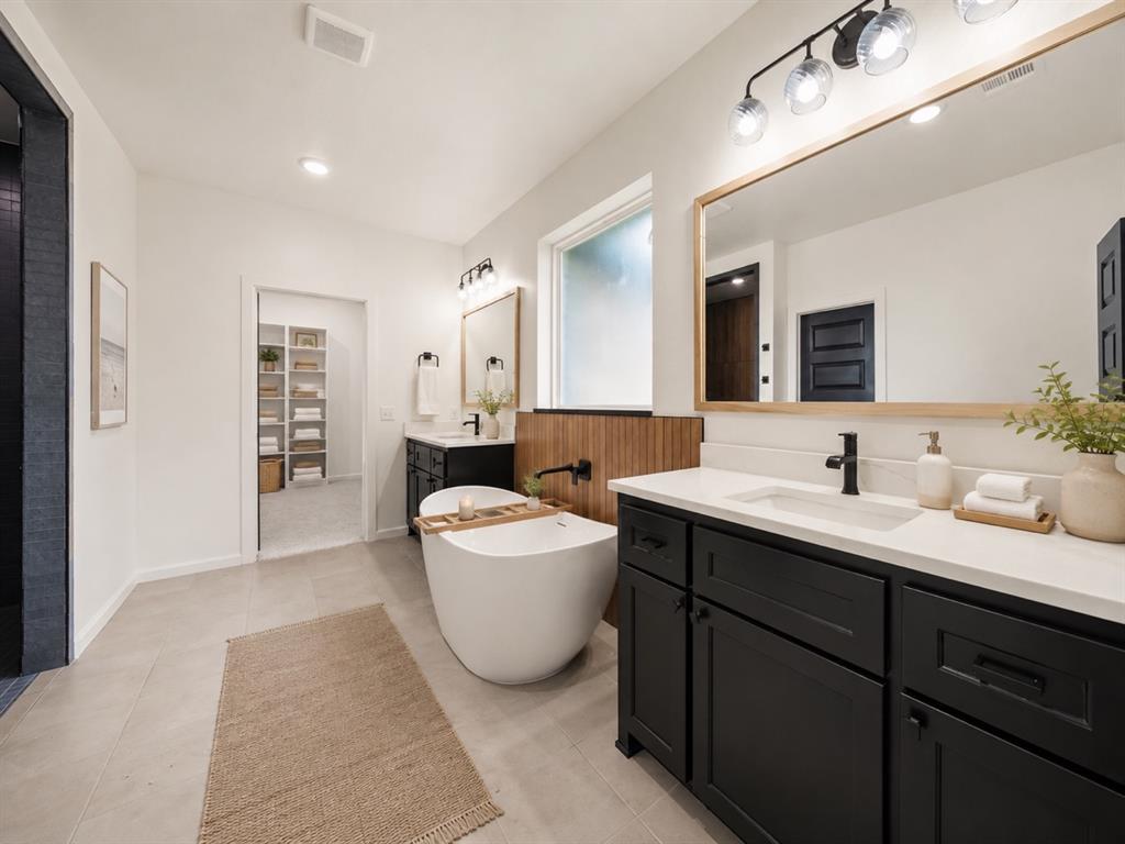 8132 Amber Ridge Drive Property Photo 15