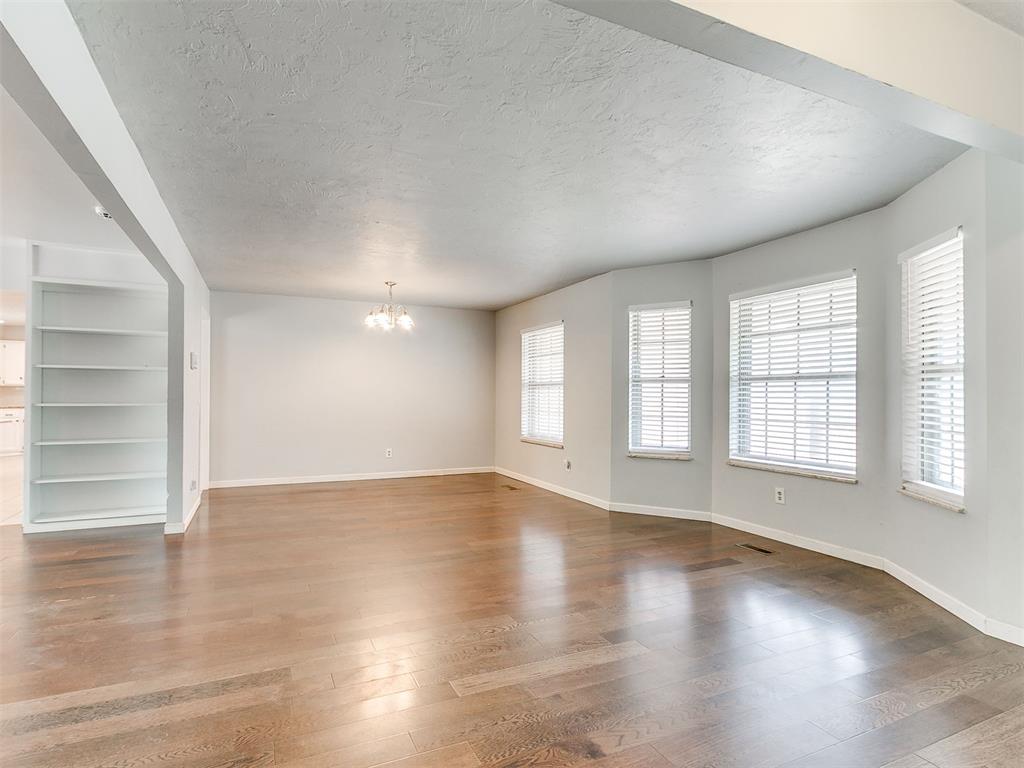6525 N Saint Clair Avenue Property Photo 16