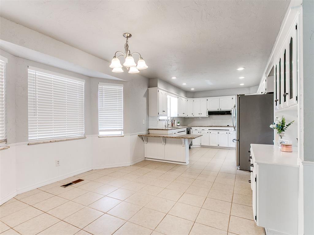 6525 N Saint Clair Avenue Property Photo 17