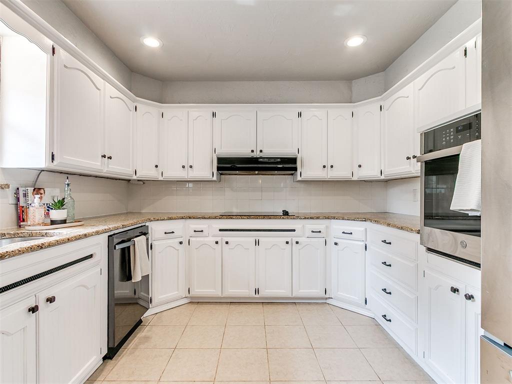 6525 N Saint Clair Avenue Property Photo 18