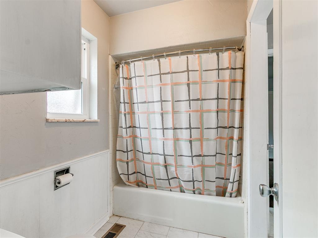 6525 N Saint Clair Avenue Property Photo 31