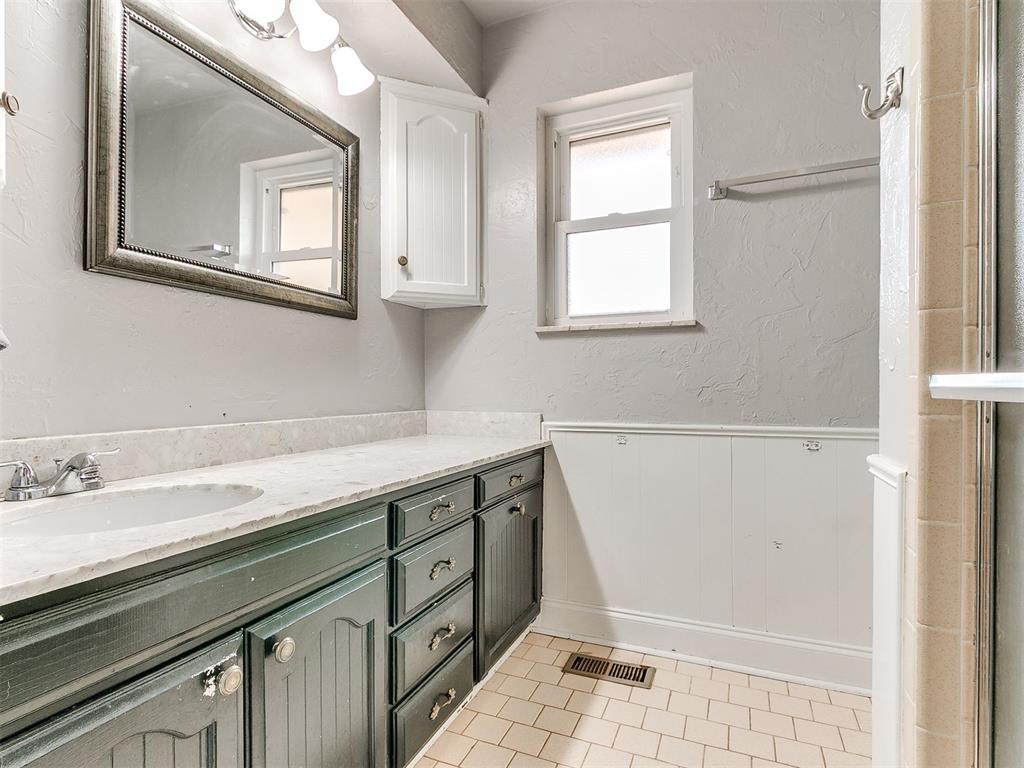 6525 N Saint Clair Avenue Property Photo 40