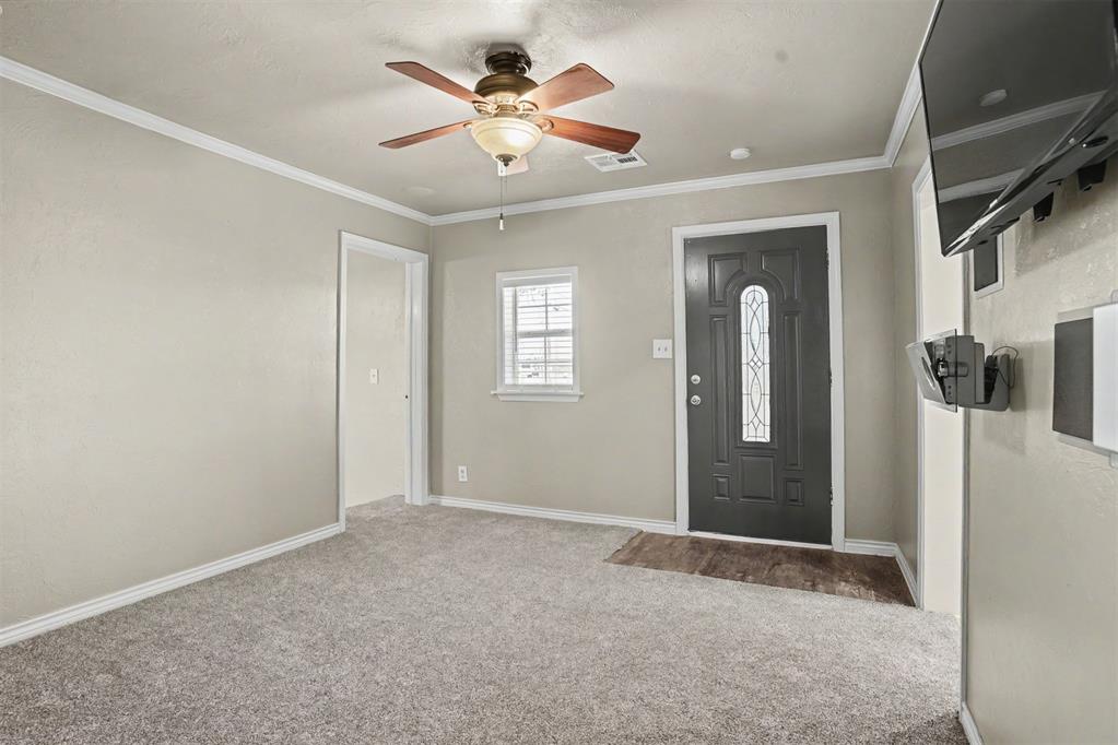 112 S Bryan Avenue Property Photo 8