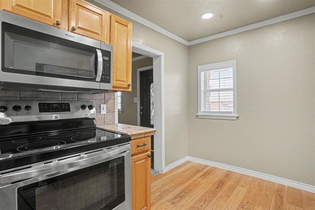 112 S Bryan Avenue Property Photo 13