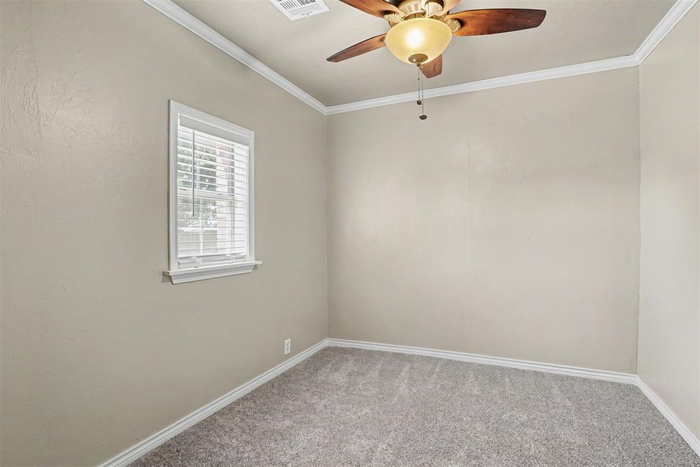 112 S Bryan Avenue Property Photo 22