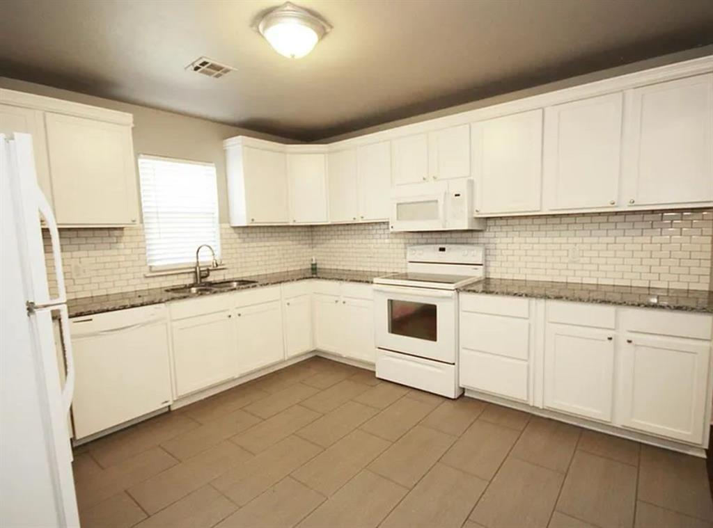 1205 W Brooks Street Property Photo 6