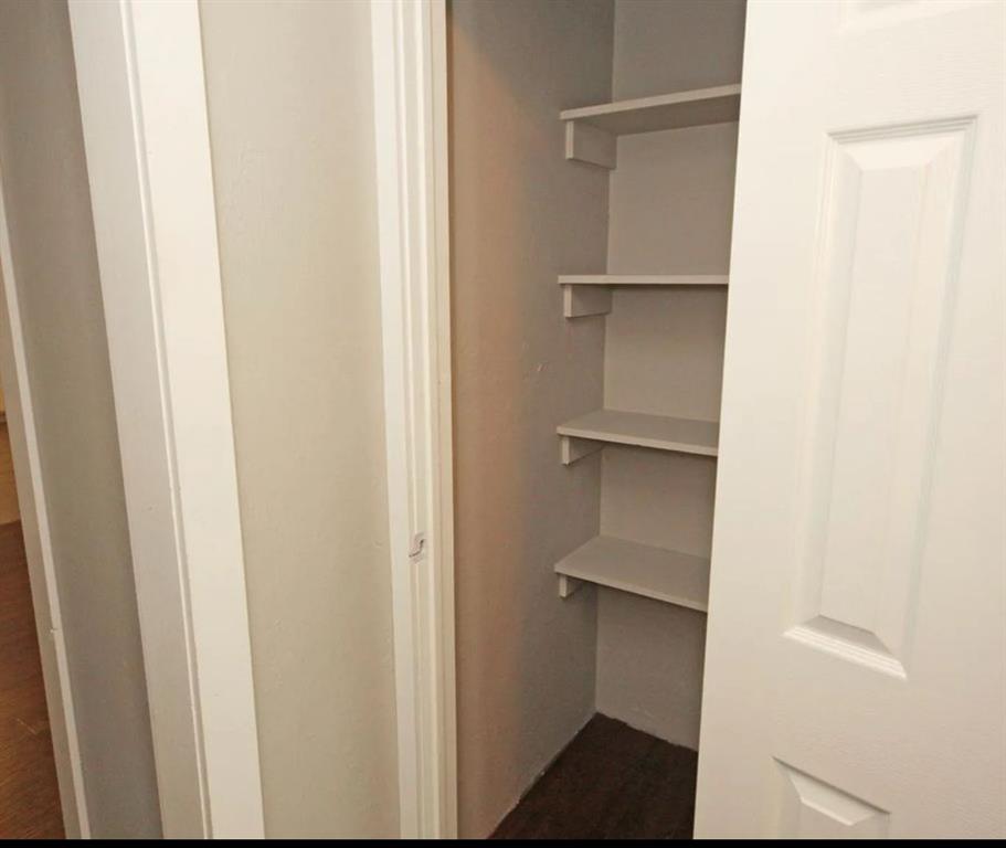 1205 W Brooks Street Property Photo 7