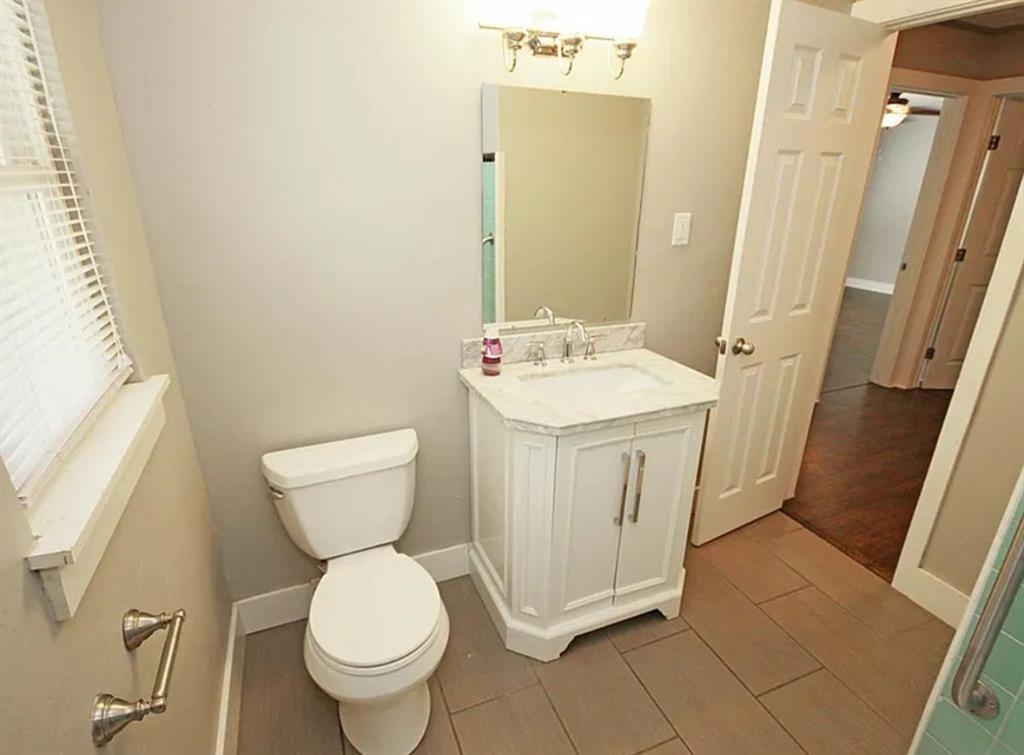 1205 W Brooks Street Property Photo 10