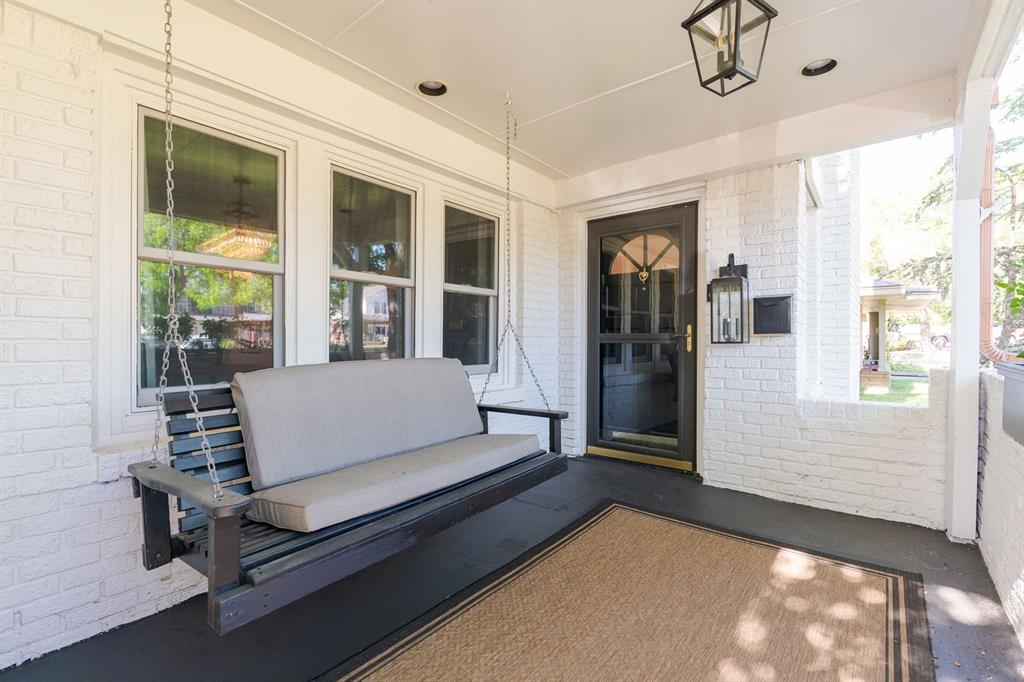 1108 W Wilshire Boulevard Property Photo 3