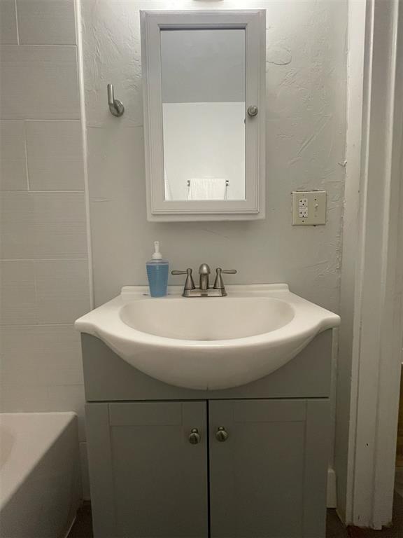 1129 Nw 47th Street Property Photo 6