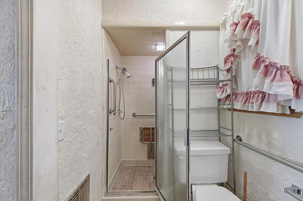 9509 N Georgia Avenue Property Photo 37