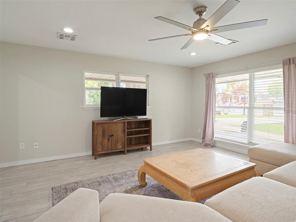 1101 Tedford Way Property Photo 14