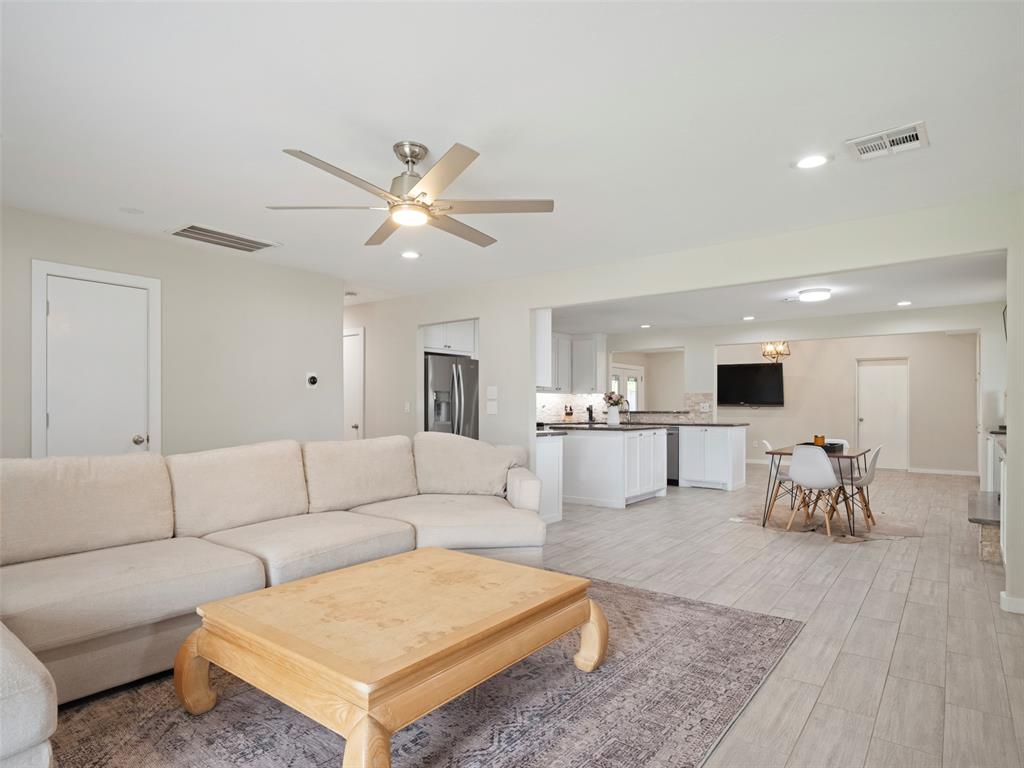 1101 Tedford Way Property Photo 16