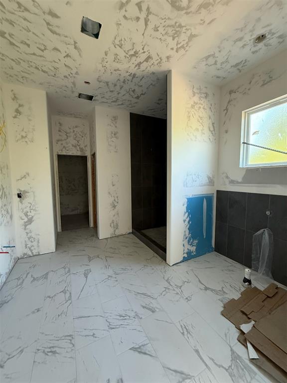 8124 Goldfinch Drive Property Photo 10