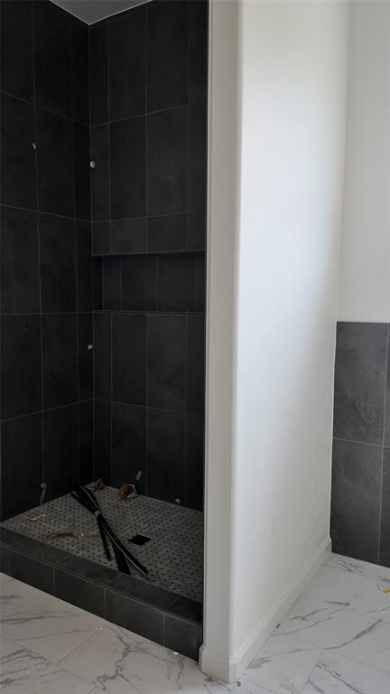 8124 Goldfinch Drive Property Photo 12