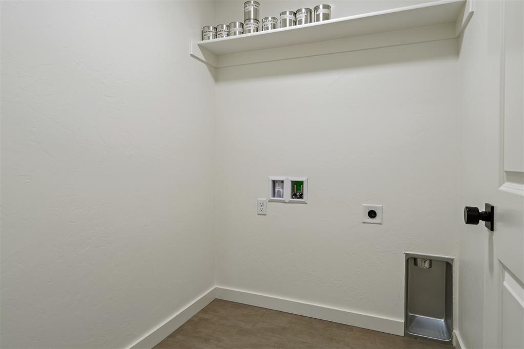 8741 Spruce Street Property Photo 22