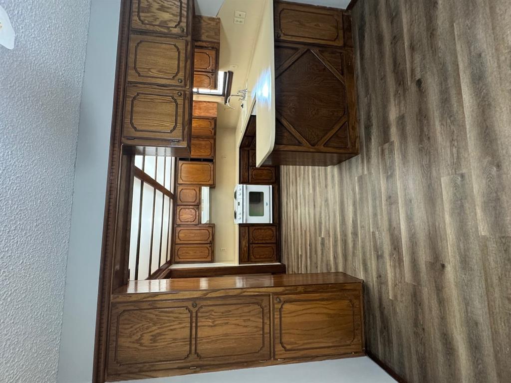 10501 Cecilia Drive Property Photo 6