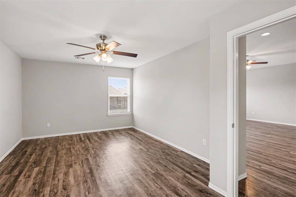 804 Hallow Oak Court Property Photo 8