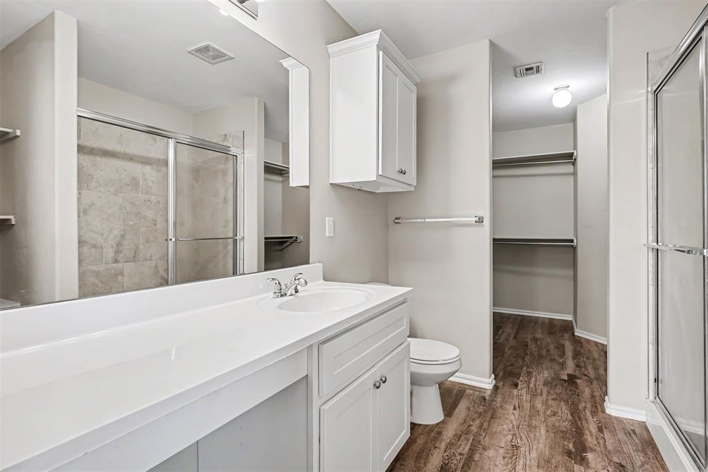 804 Hallow Oak Court Property Photo 11