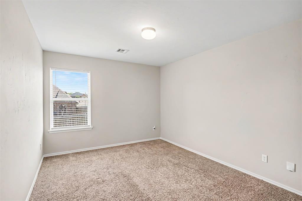 804 Hallow Oak Court Property Photo 15