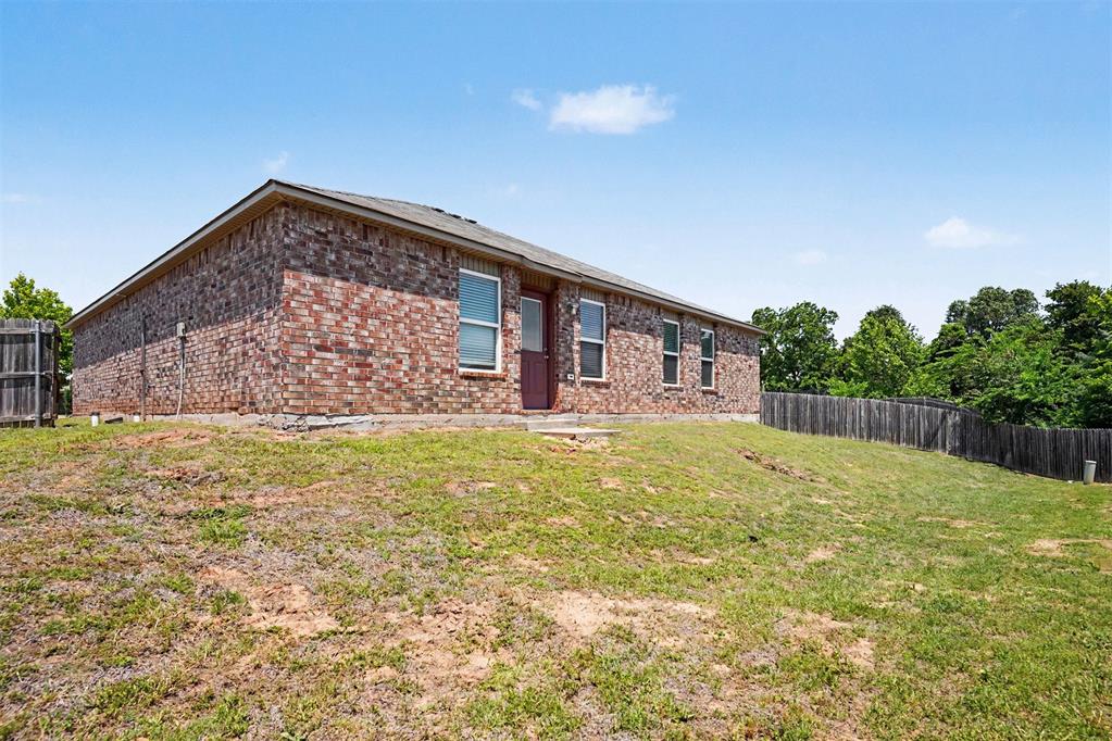 804 Hallow Oak Court Property Photo 19