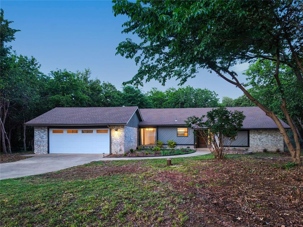 9404 Red Oak Lane Property Photo 1