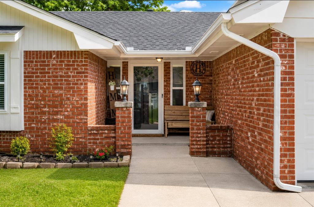 1722 Lancaster Circle Property Photo 1