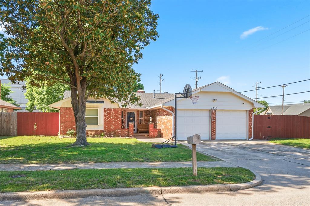 1722 Lancaster Circle Property Photo 3