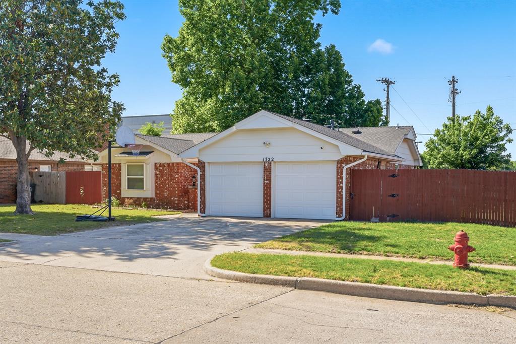 1722 Lancaster Circle Property Photo 4