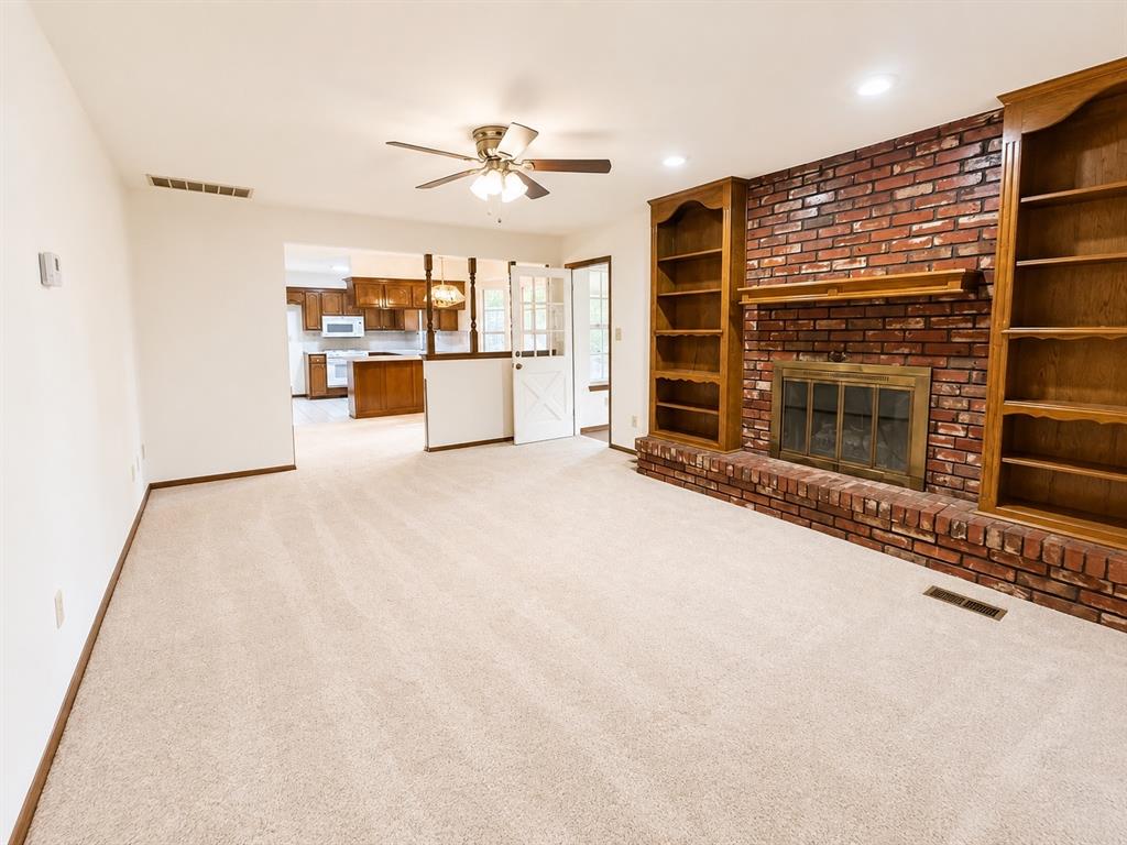 9512 S Blackwelder Avenue Property Photo 2