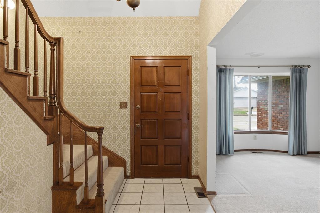 9512 S Blackwelder Avenue Property Photo 9