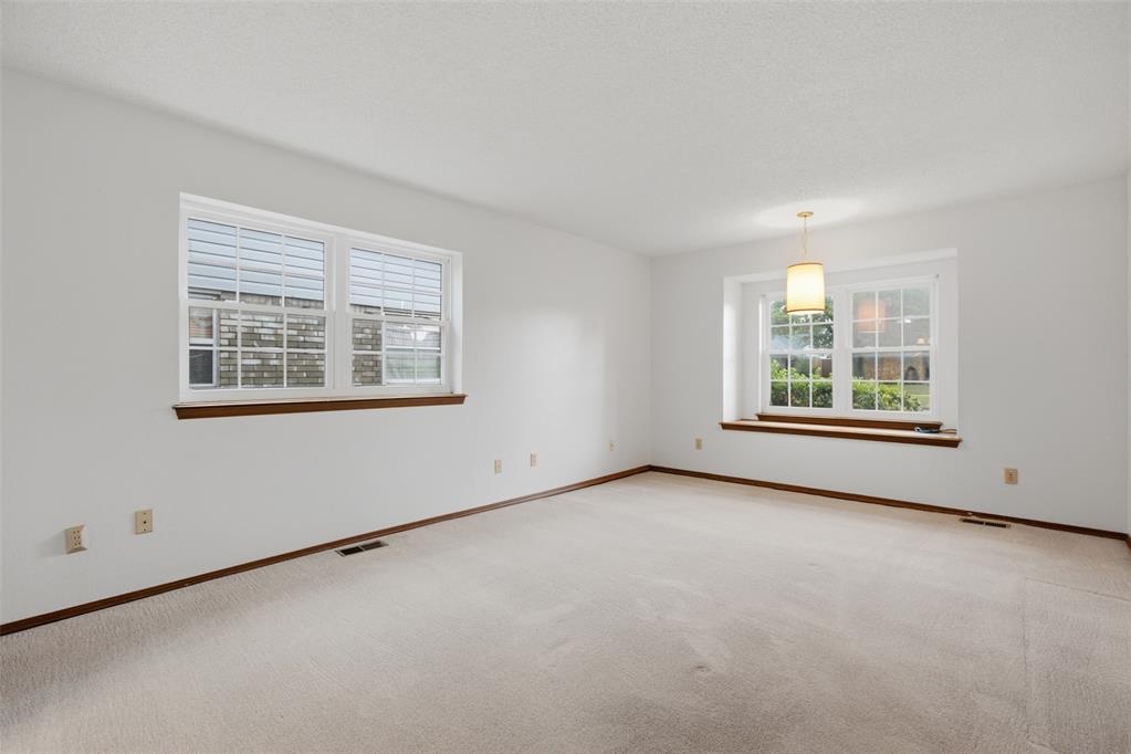 9512 S Blackwelder Avenue Property Photo 25
