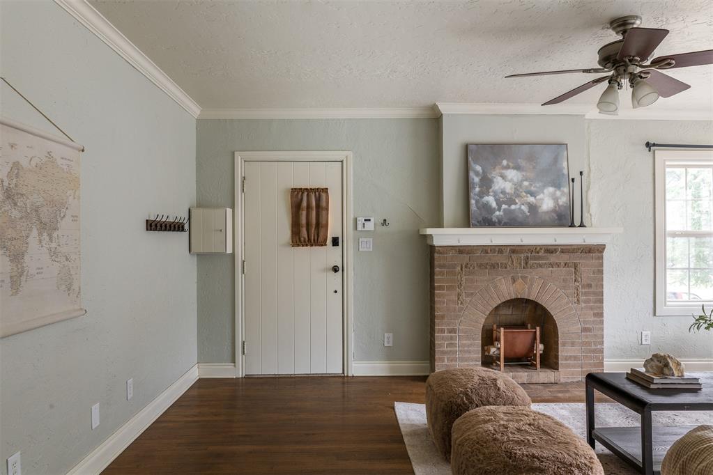 1925 Nw 38th Street Property Photo 4