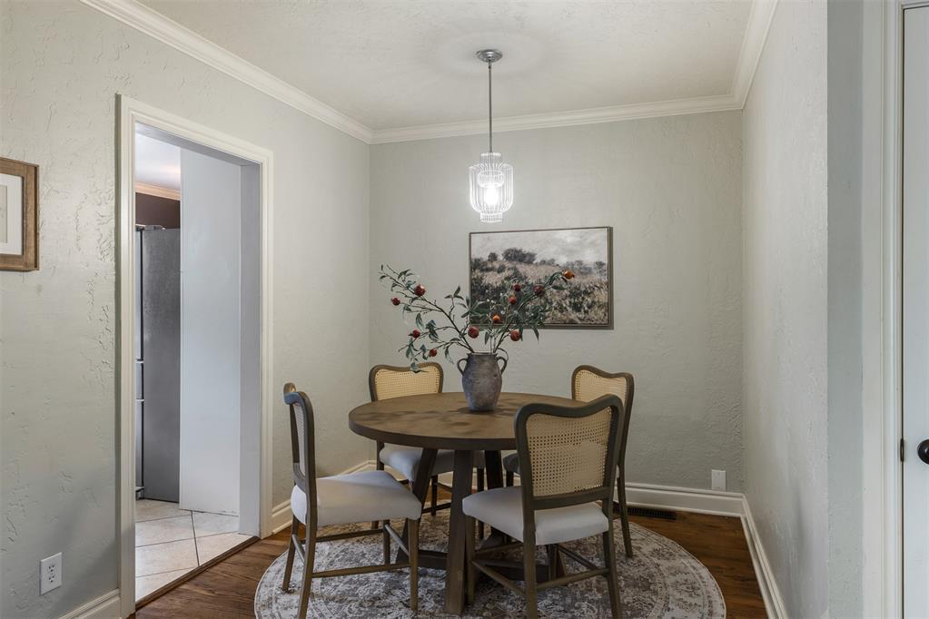 1925 Nw 38th Street Property Photo 8