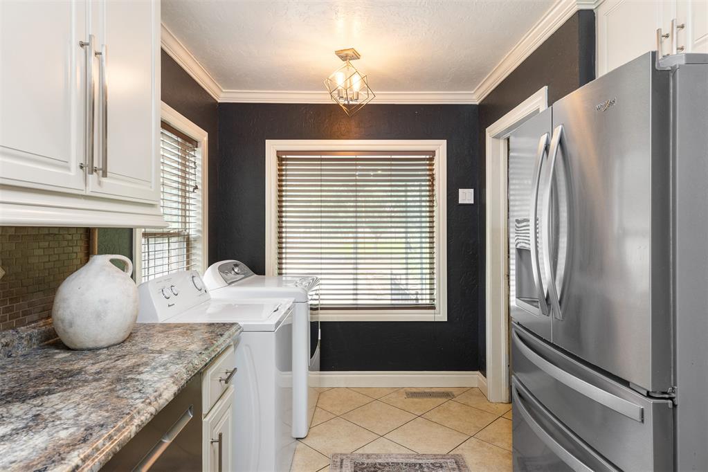1925 Nw 38th Street Property Photo 12
