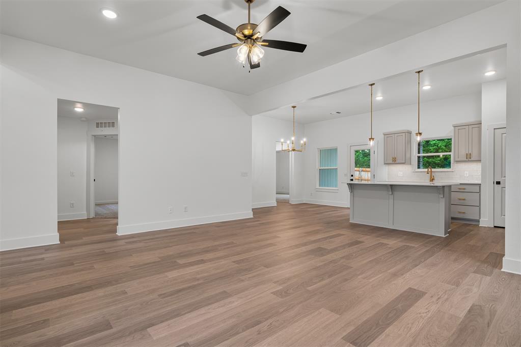 8809 Spruce Street Property Photo 4