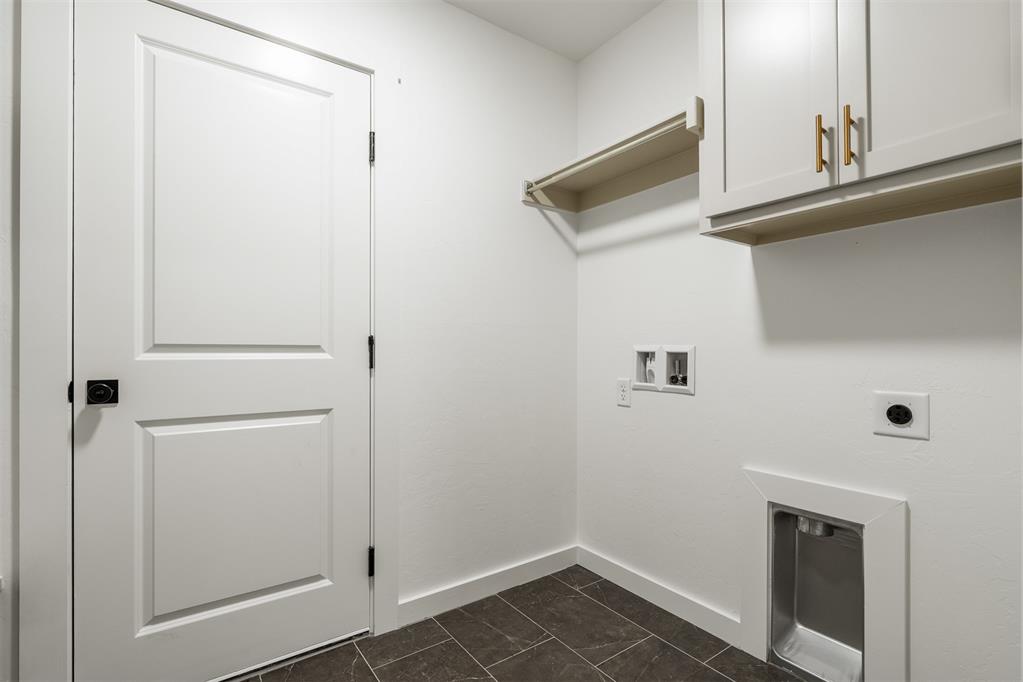 8809 Spruce Street Property Photo 32