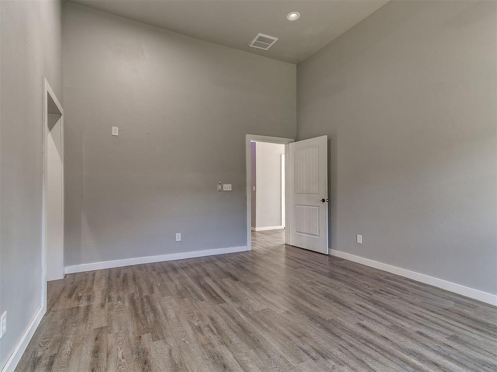 3875 E Waterloo Road Property Photo 17