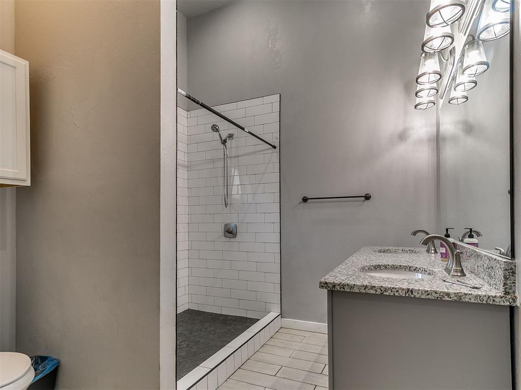 3875 E Waterloo Road Property Photo 26
