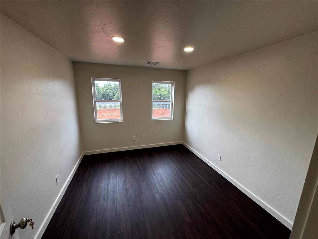 8121 N Eastern Avenue Property Photo 8