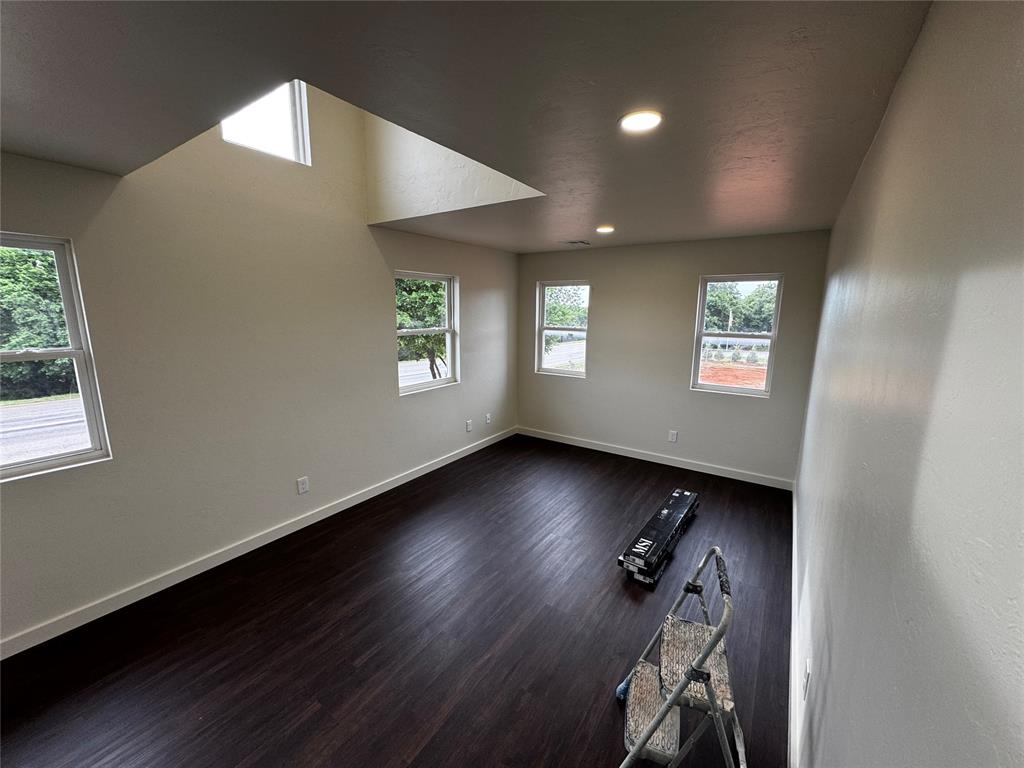 8121 N Eastern Avenue Property Photo 9