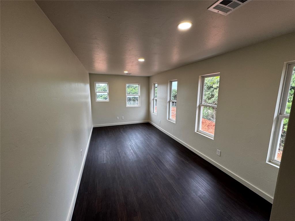 8121 N Eastern Avenue Property Photo 12