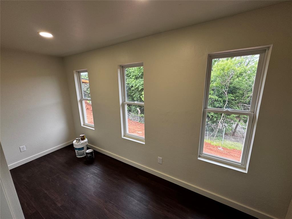 8121 N Eastern Avenue Property Photo 16