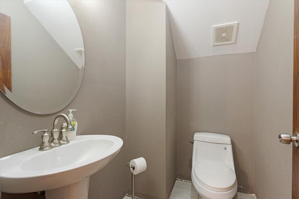 436595 State Highway 144 Property Photo 35