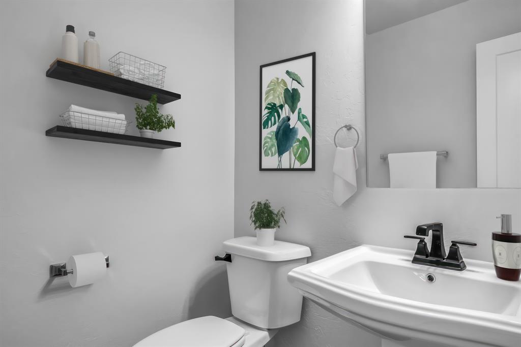 716 Argos Road Property Photo 11